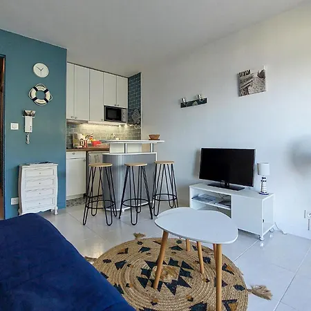 Awesome Studio In With House Sea View Διαμέρισμα
